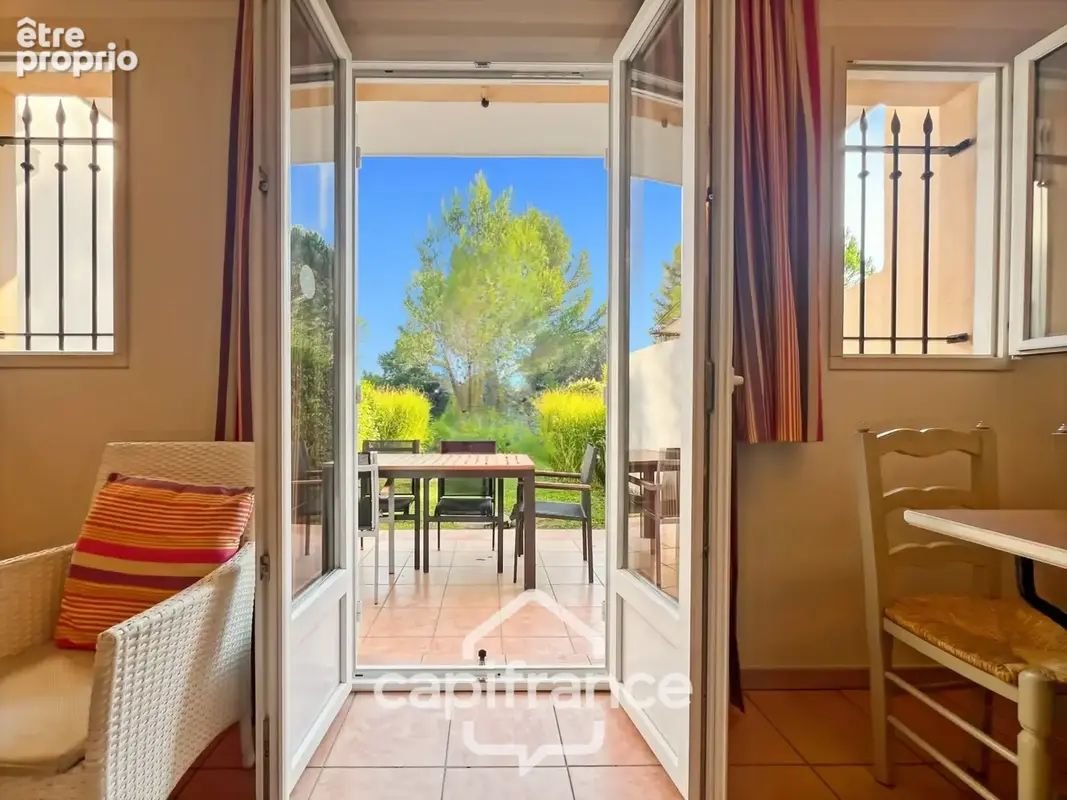 Charmant Bastidon dans le Domaine du Golf de Pont Royal, 45 m2 habitable, ravalé, avec jardin privatif, élevé d'un étage, 2 cham - photo 6