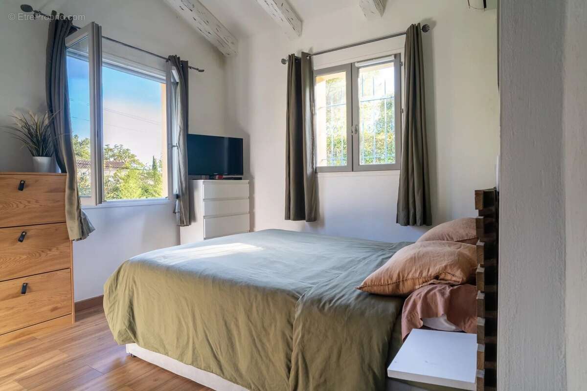 Maison à TOURRETTES-SUR-LOUP