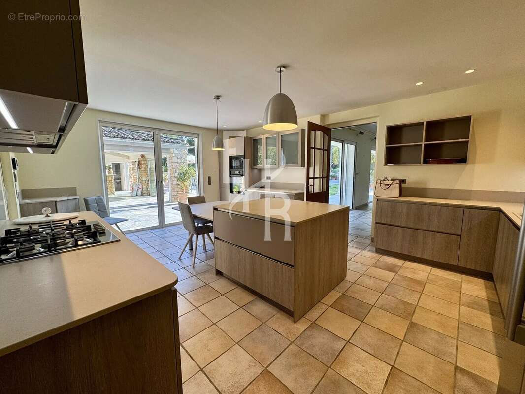 Maison à MOUGINS
