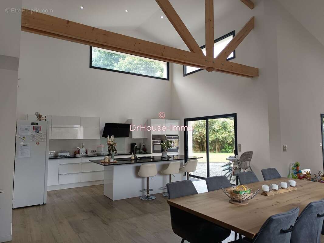 Maison à LOUVIGNE-DU-DESERT