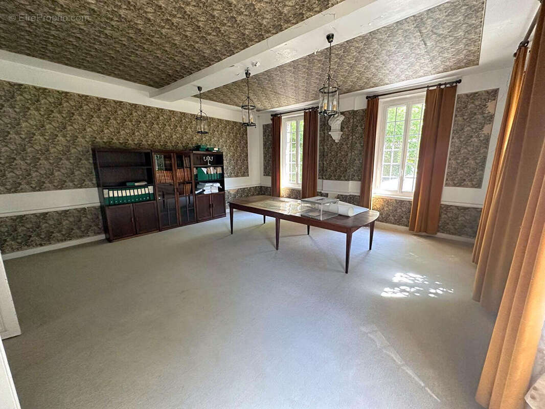 Maison à TRIE-CHATEAU