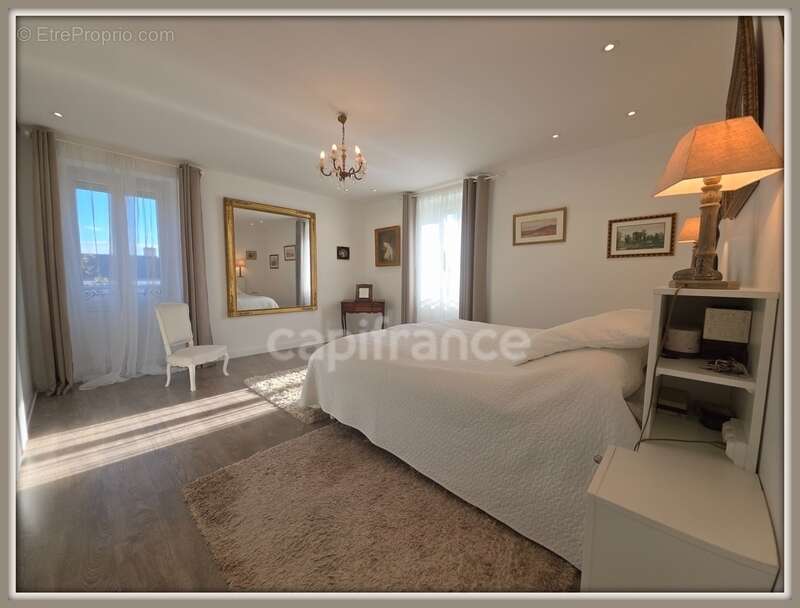 Maison à vendre  Propriété familiale de caractère  266 m²  Piscine  7 chambres  A6  - photo 11