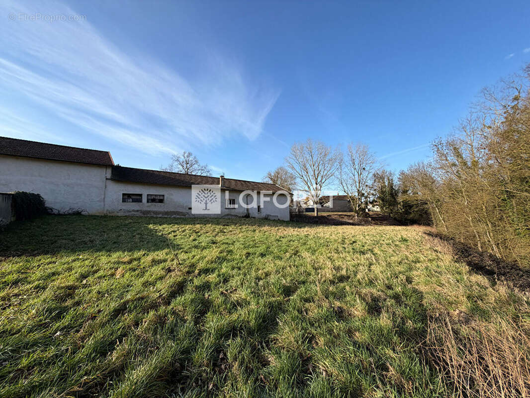 Maison à SAINT-ETIENNE-SUR-CHALARONNE