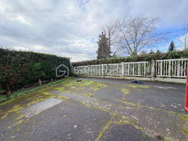 Appartement à VERNEUIL-L'ETANG