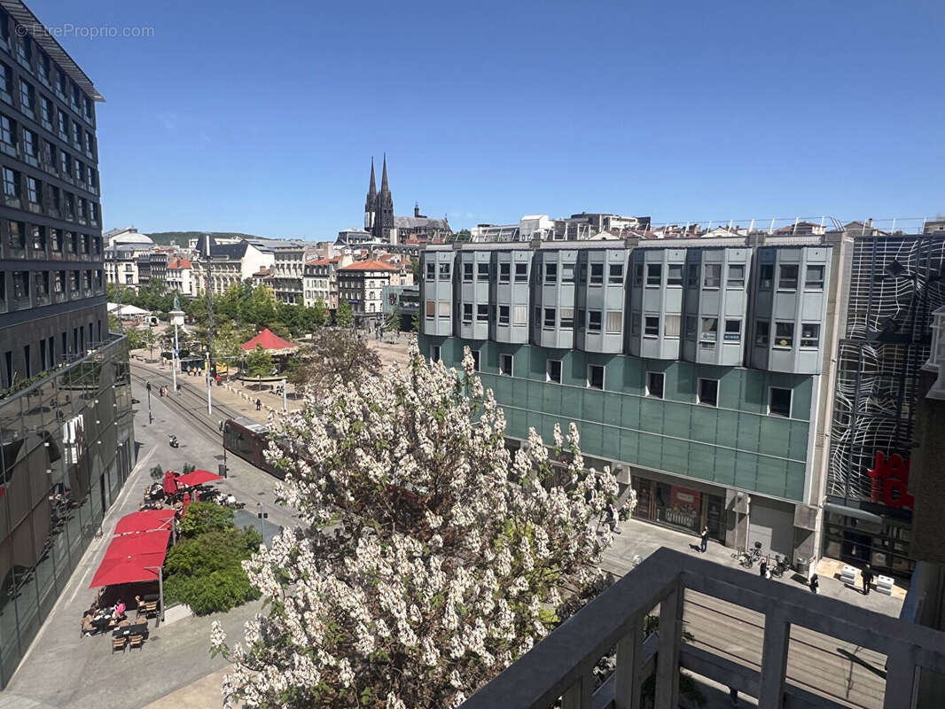 CLERMONT-FERRAND / Hyper-Centre appartement à vendre en étage élevé avec terrasse ! - photo 5