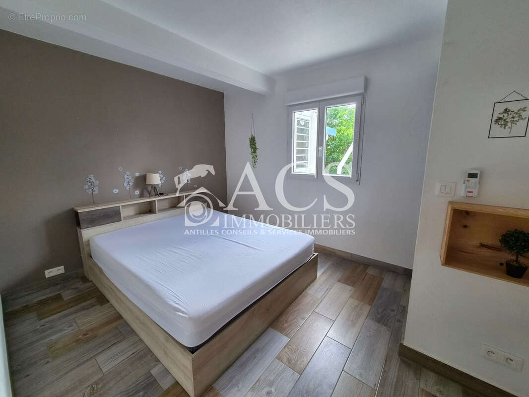 Maison F4 + F5 meublé et équipée en très bon état. - photo 8