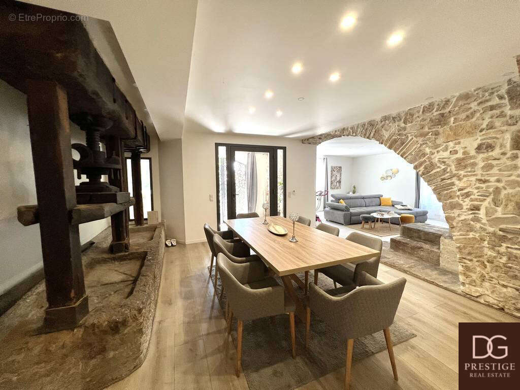 Appartement à VALLAURIS