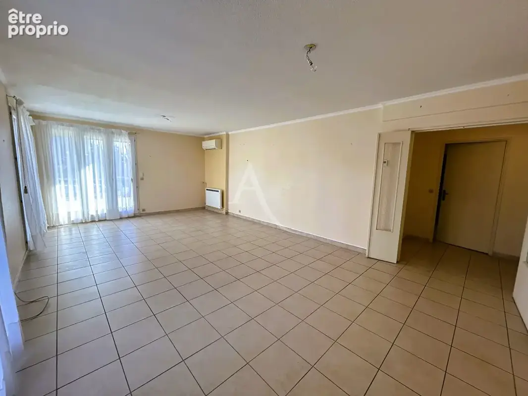 Vaste appartement Perpignan 3 pièces, double balcon et cave secteur Verte Feuille - photo 2