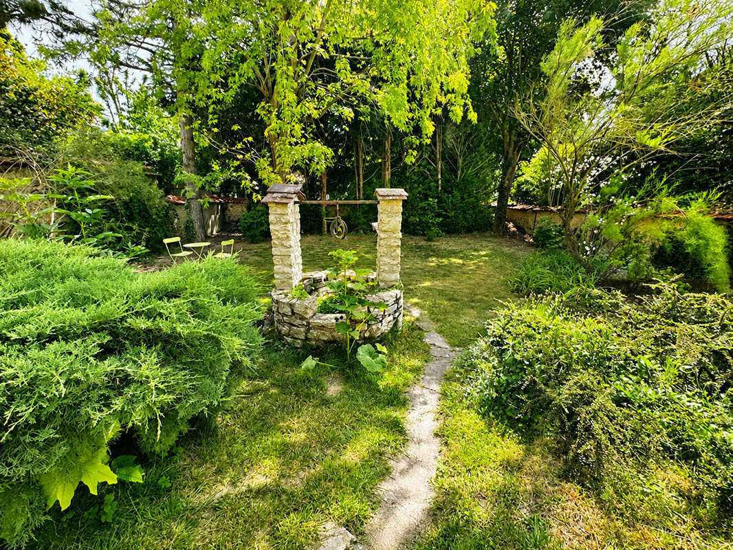 A vendre Maison bourgeoise 242 m²  Jardin 506 m²  Centre-ville de Melun - photo 12
