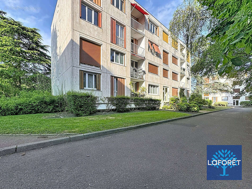 Appartement à CHILLY-MAZARIN