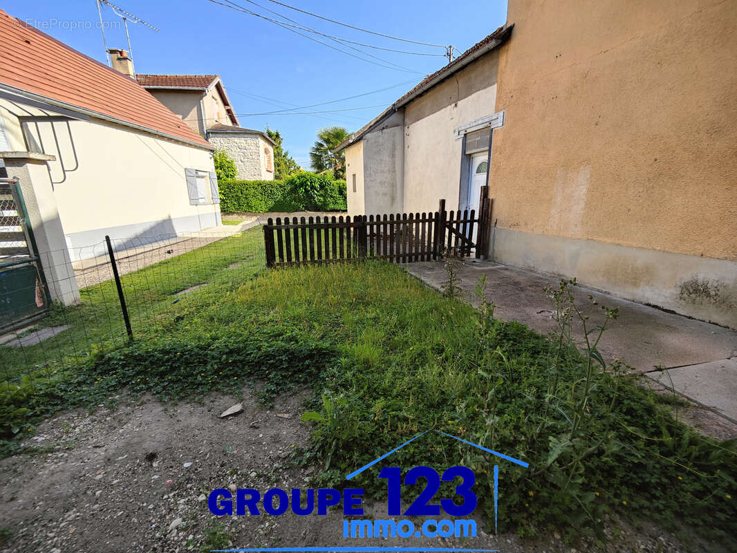 Ensemble immobilier avec 2 logements et local professionnel - photo 17