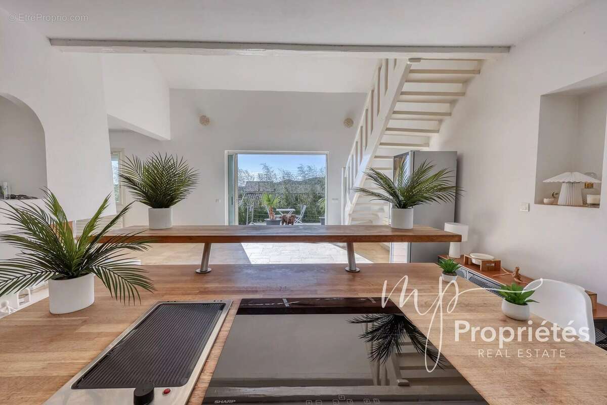 Maison à BORMES-LES-MIMOSAS