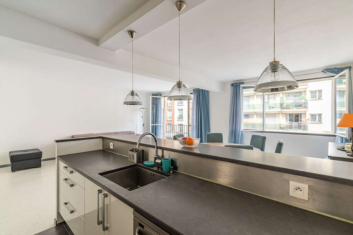 Appartement à PARIS-16E