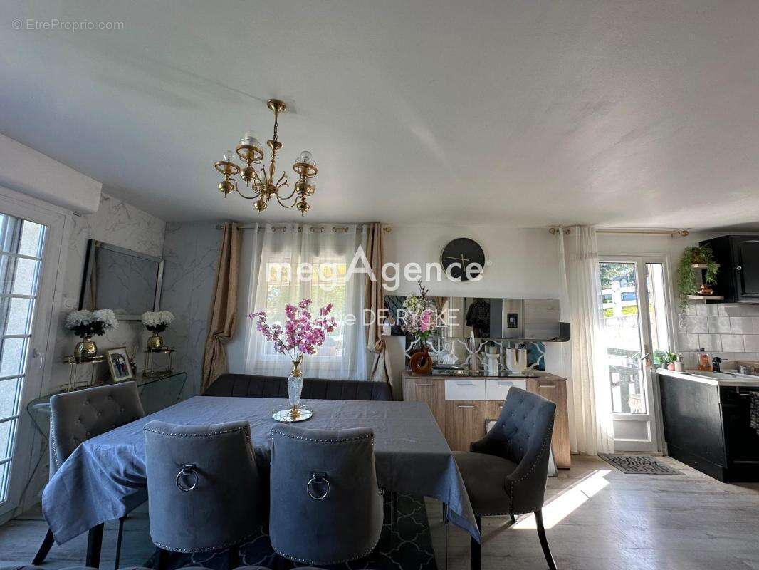 Maison à PARON