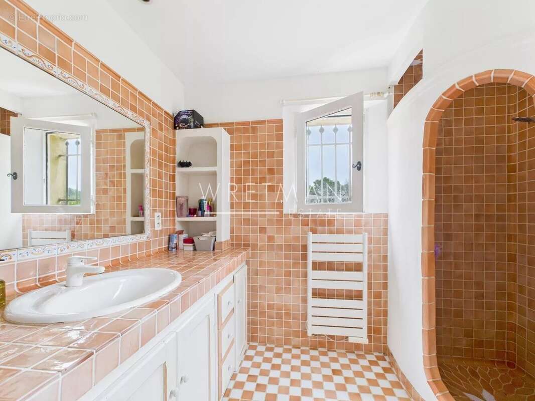 Maison à ROQUEFORT-LES-PINS