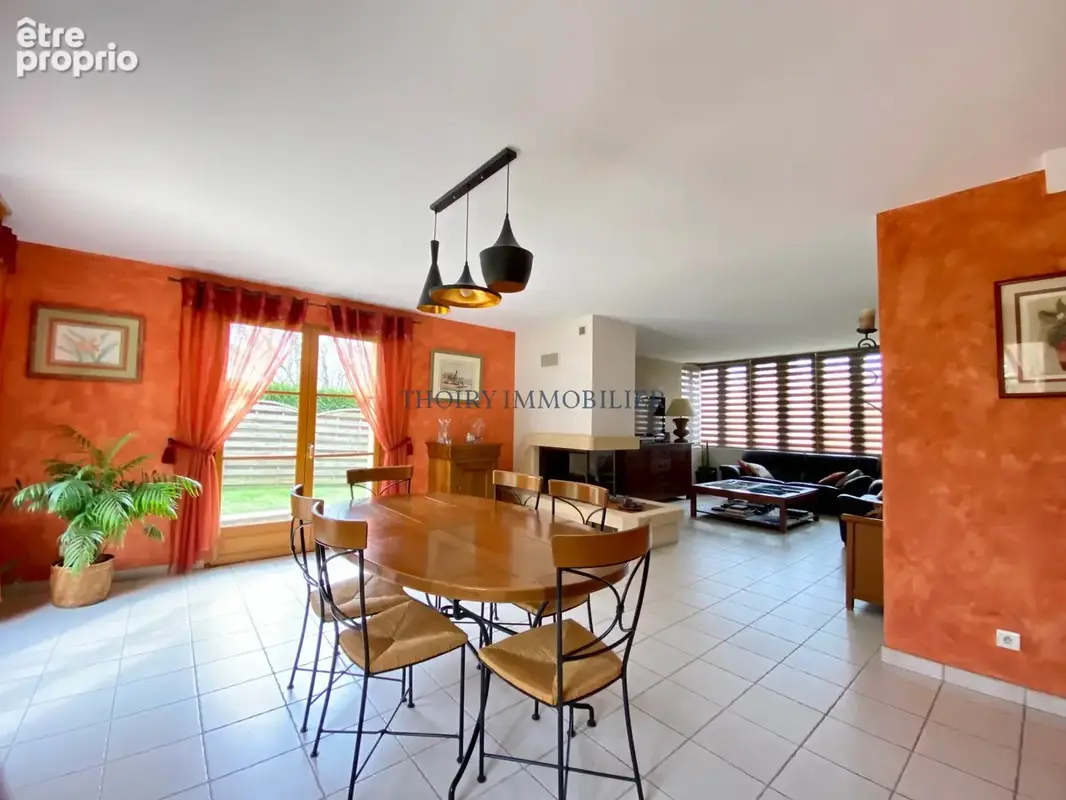 Thoiry 2 minutes. Belle maison familiale de 7 pièces. 1914 m2 de terrain. - photo 8