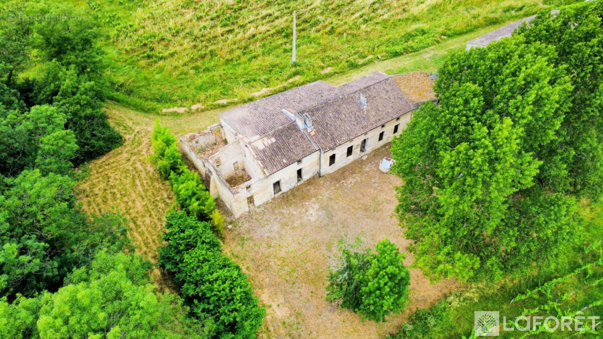 Maison à PRIGNAC-ET-MARCAMPS
