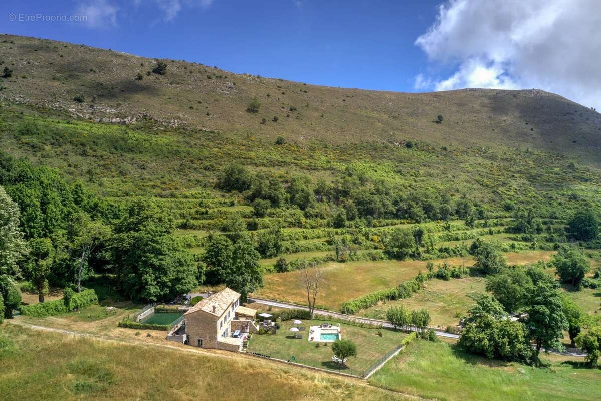 Maison à TOURRETTES-SUR-LOUP