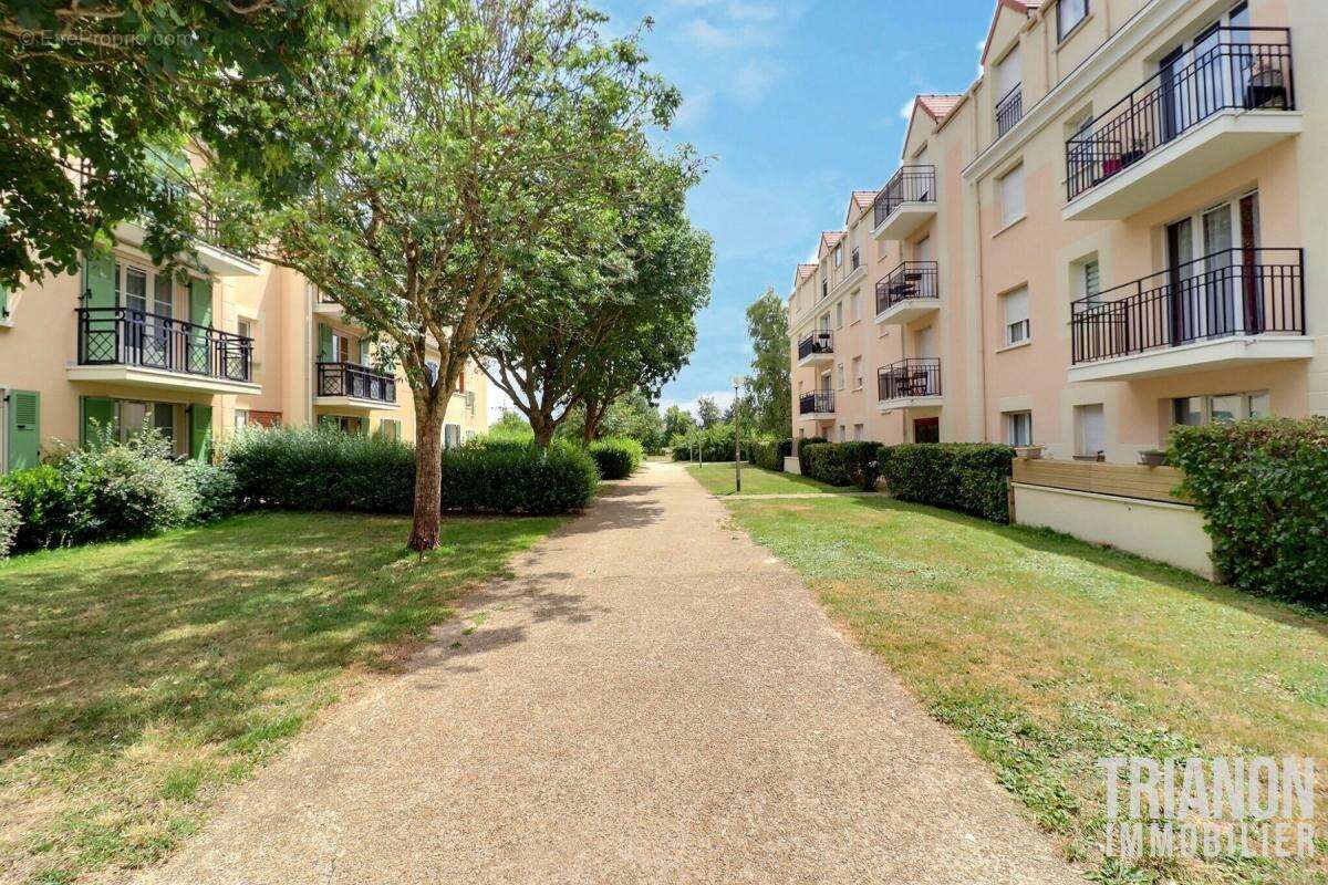 Appartement à VILLEPREUX