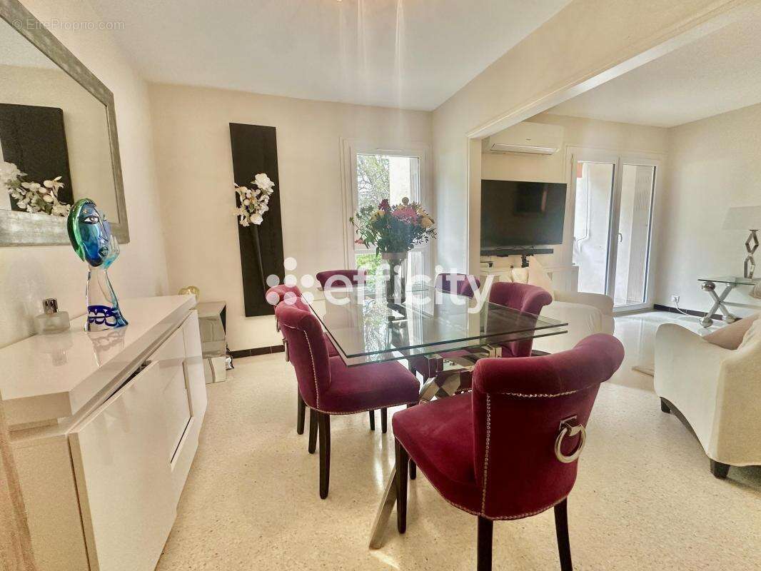 Appartement à VALLAURIS