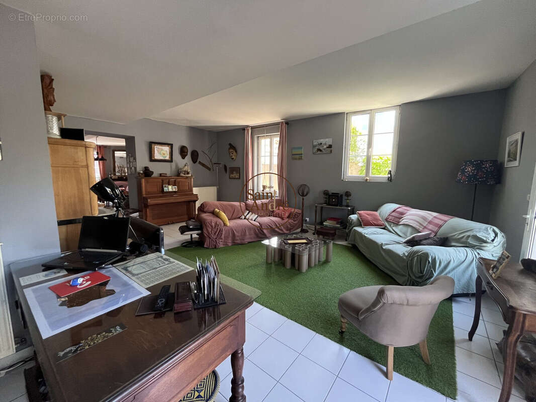 Maison 268 m² à Angouleme  - photo 7