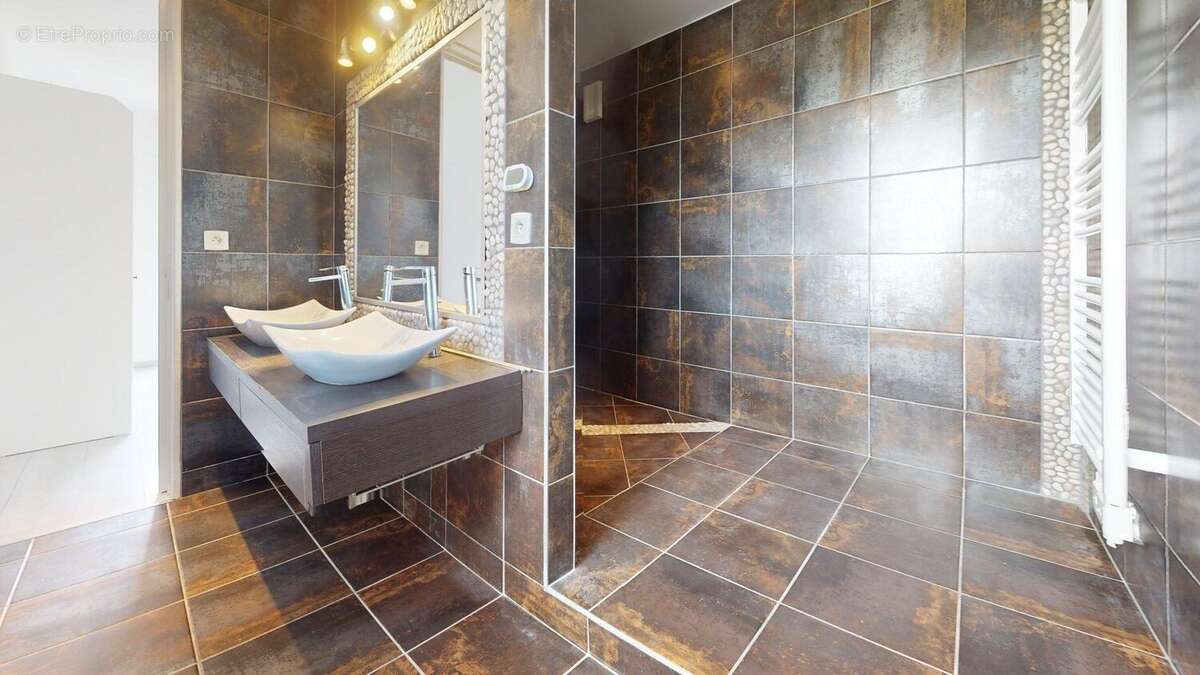 Appartement à SAINTE-SUZANNE