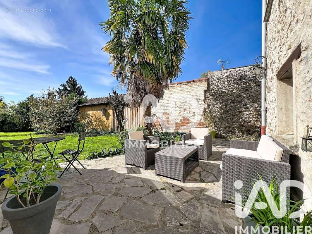 Photo 3 - Maison à COURPALAY