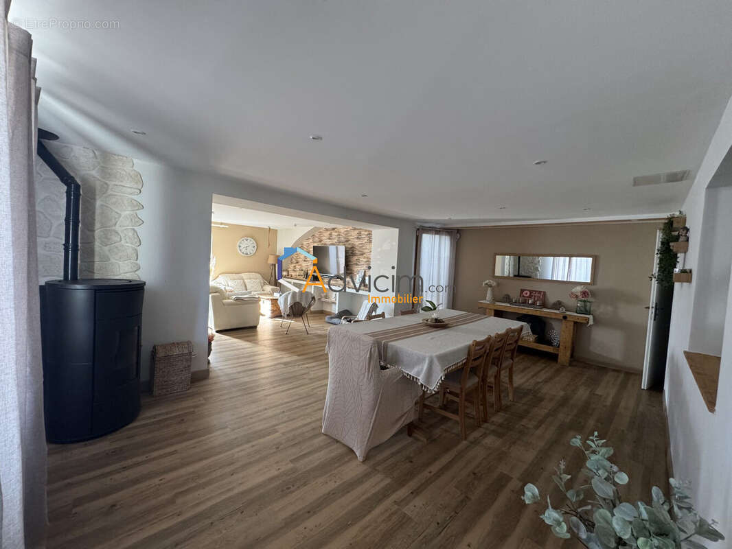 Maison 176 m² à Brumetz  - photo 2