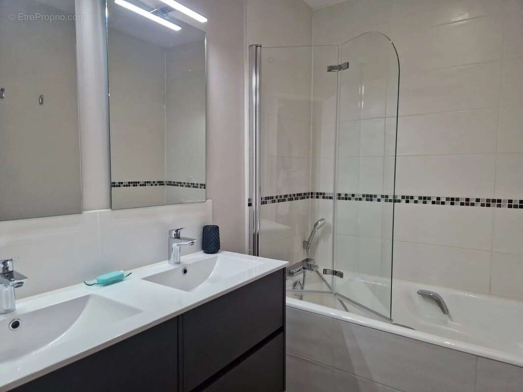 Maison à VOISINS-LE-BRETONNEUX