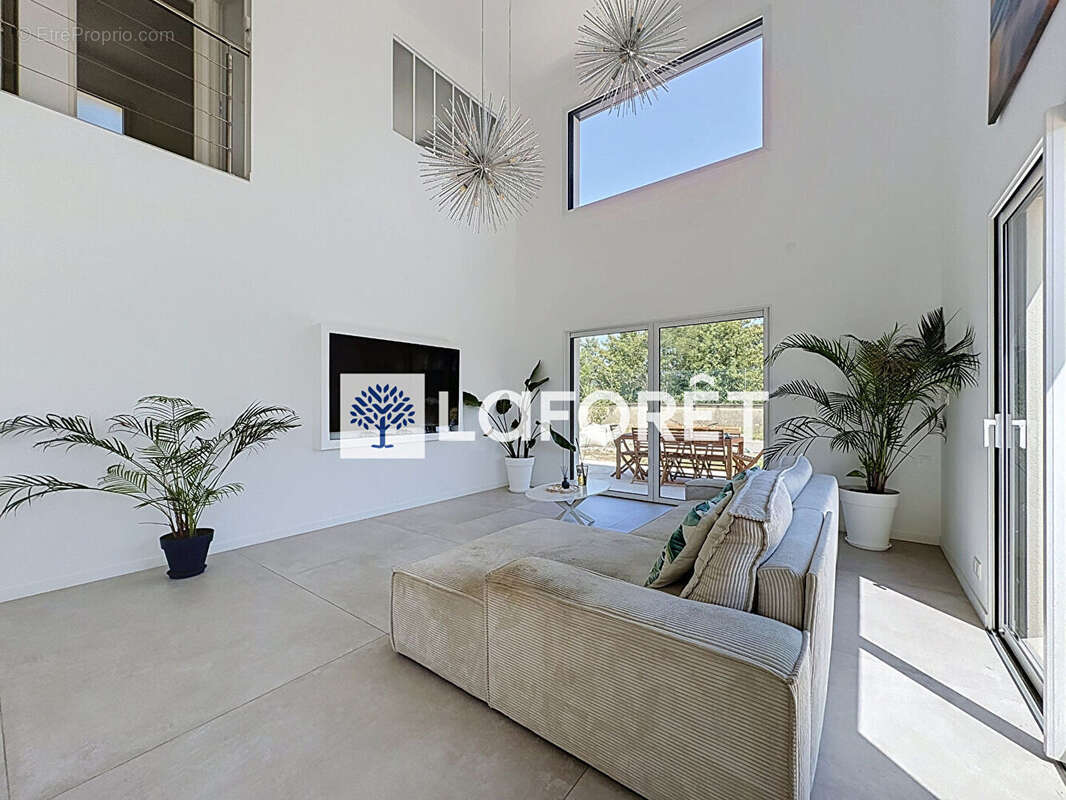 Villa Beynost 5 pièces 137.52m² avec terrain de 721m² , garage et piscine - photo 4