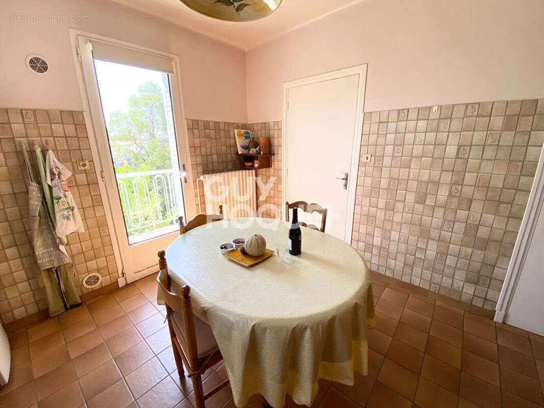 Rare à la vente - Belle maison familiale de 190 m² habitables à Aubenas - photo 8