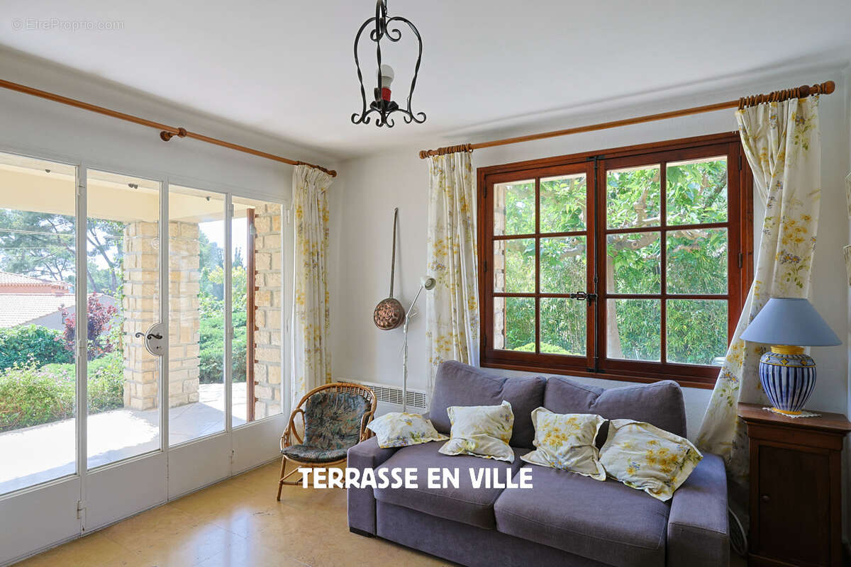 Maison à CARQUEIRANNE