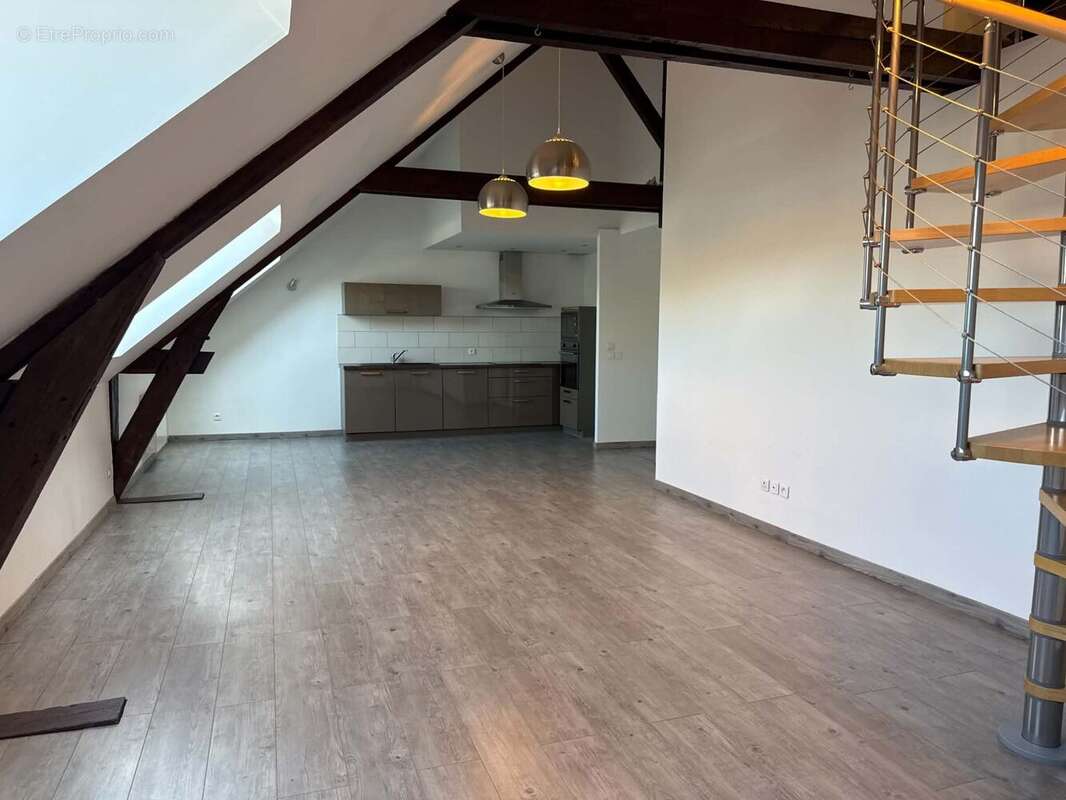 Appartement à CHARLEVILLE-MEZIERES