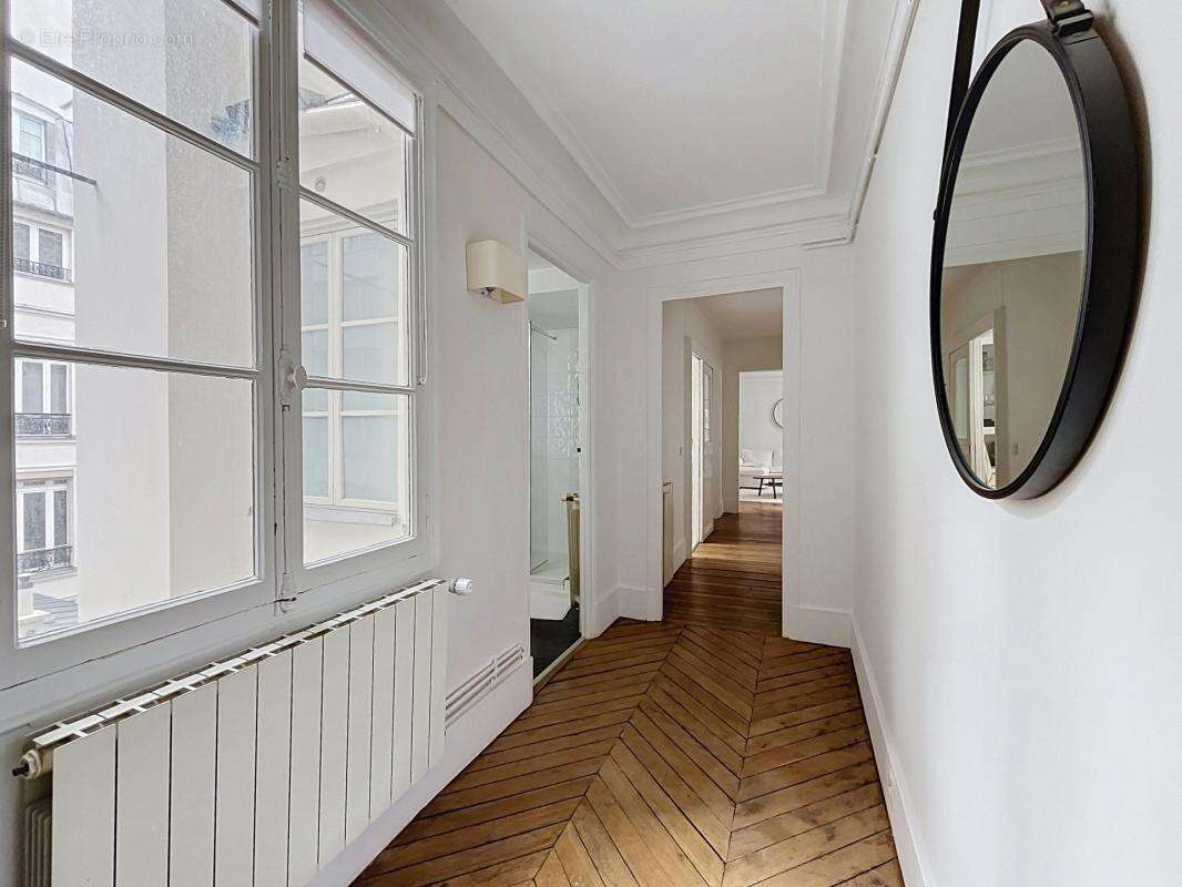 Appartement à PARIS-8E
