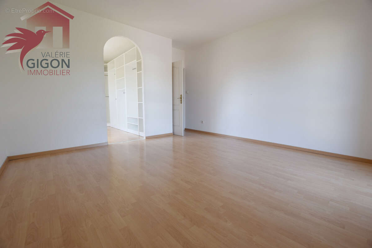 Maison à VIEUX-CHARMONT