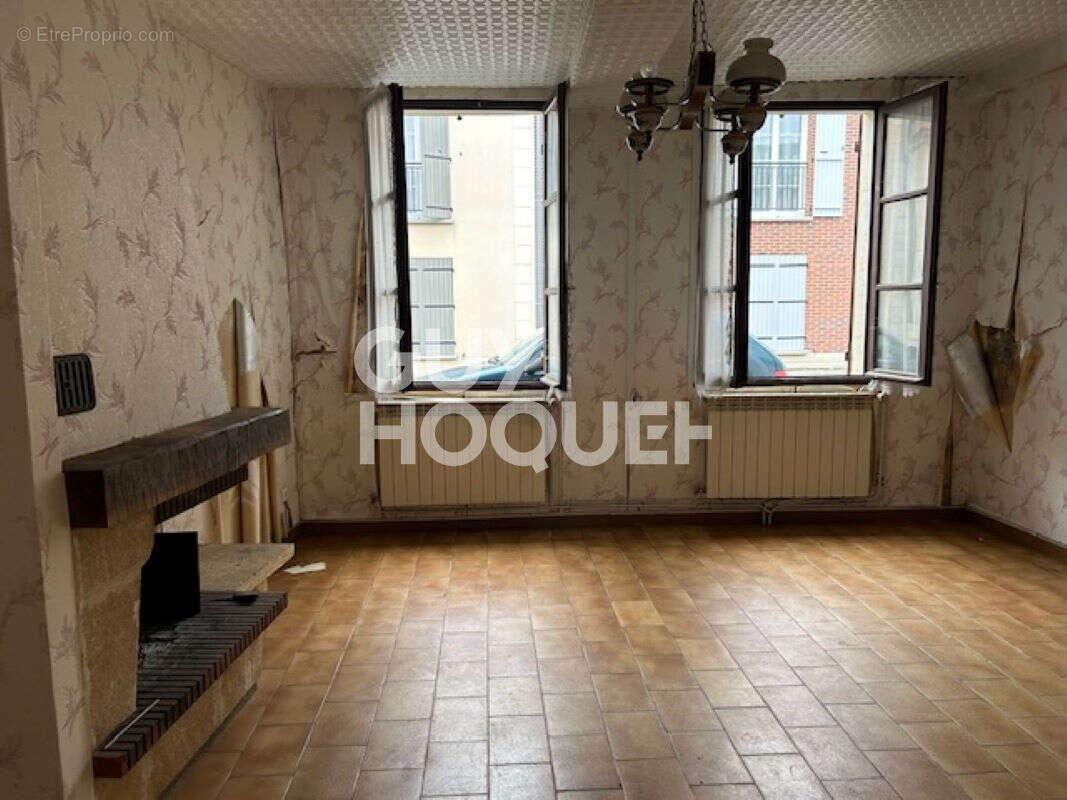 Maison à LACROIX-SAINT-OUEN