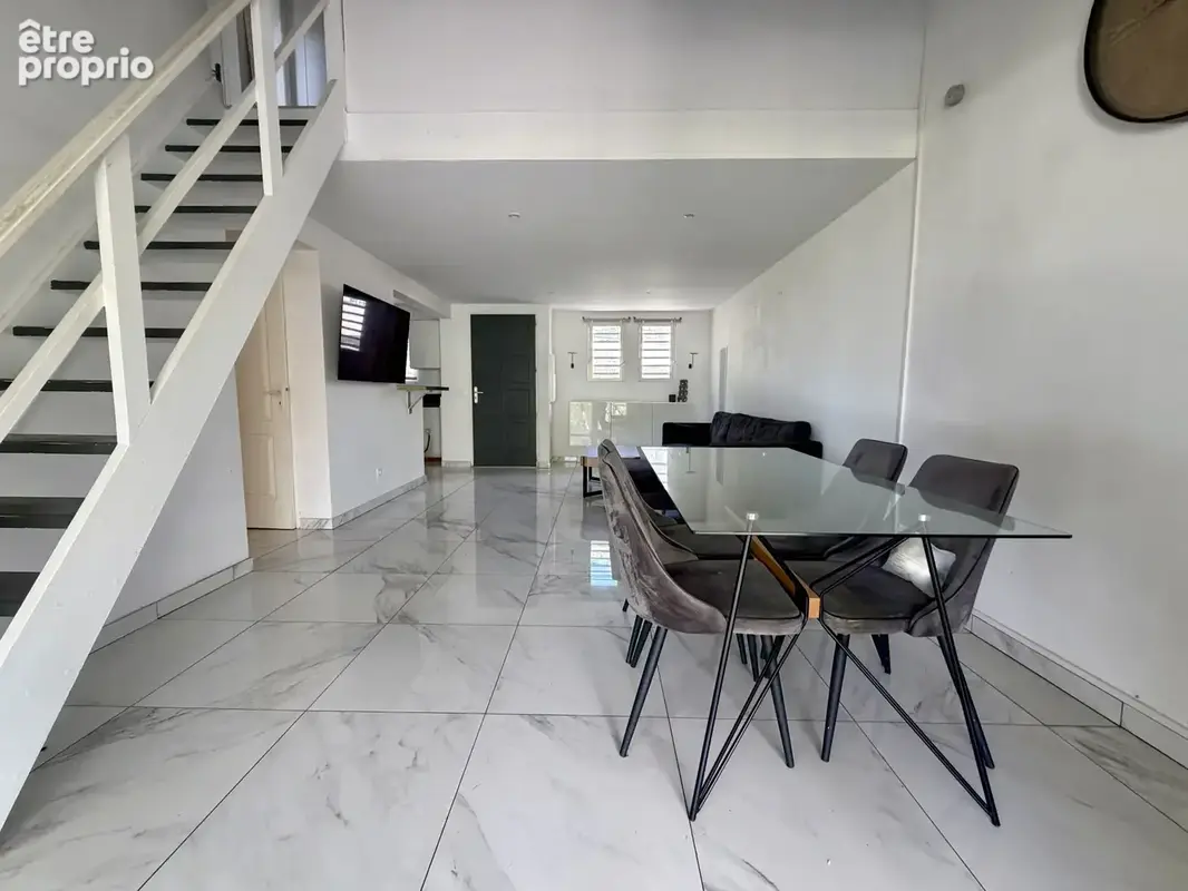 Hauteurs de la Baie Orientale — Maison T4 avec grande terrasse en résidence sécurisée - photo 4