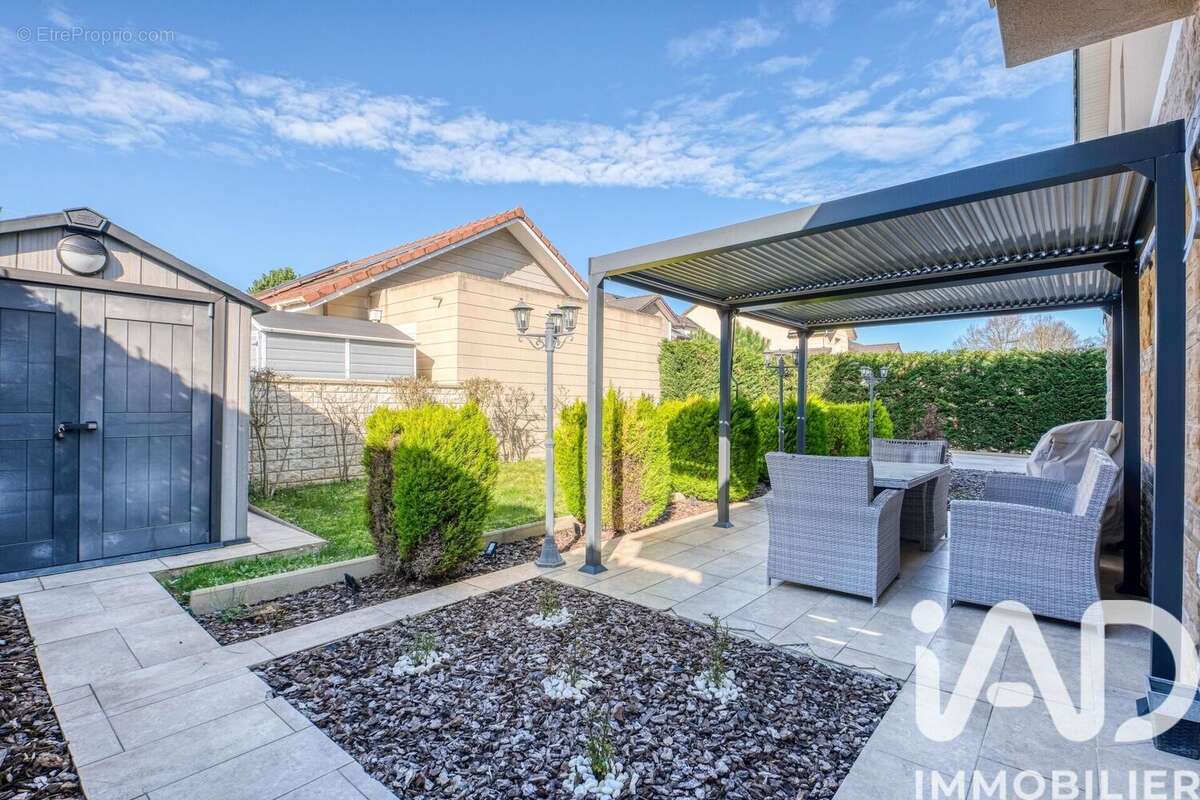 Photo 2 - Maison à MONTEVRAIN