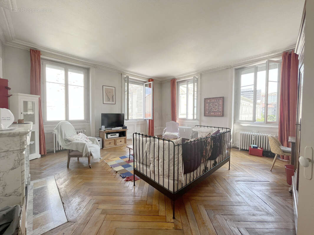 Centre ville - app. 5p+c 165m2 - photo 2