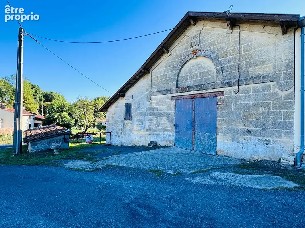 Parking à SAMONAC