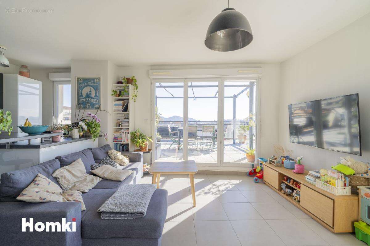 Appartement à MARSEILLE-4E