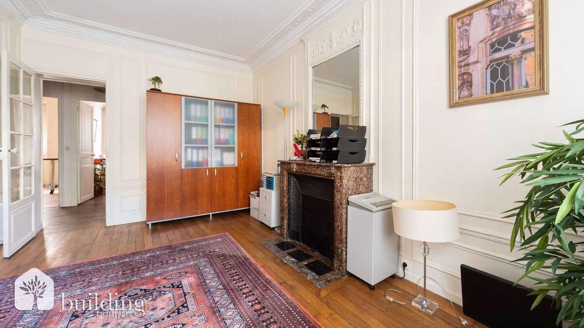 Appartement à COURBEVOIE
