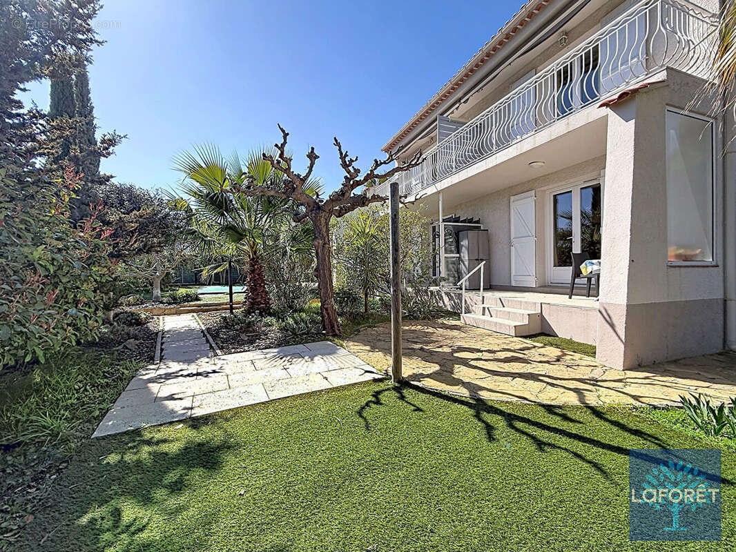 Maison d'architecte avec piscine à 350 m de la mer , Corniche de Solviou. - photo 14