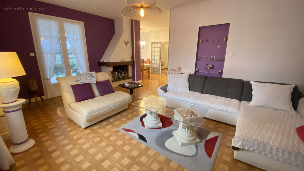 Maison à SAINT-FORT-SUR-GIRONDE