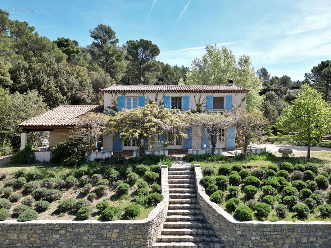 TOURTOUR A VENDRE belle propriété 5 chambres 3700 m2 de terrain - photo 2