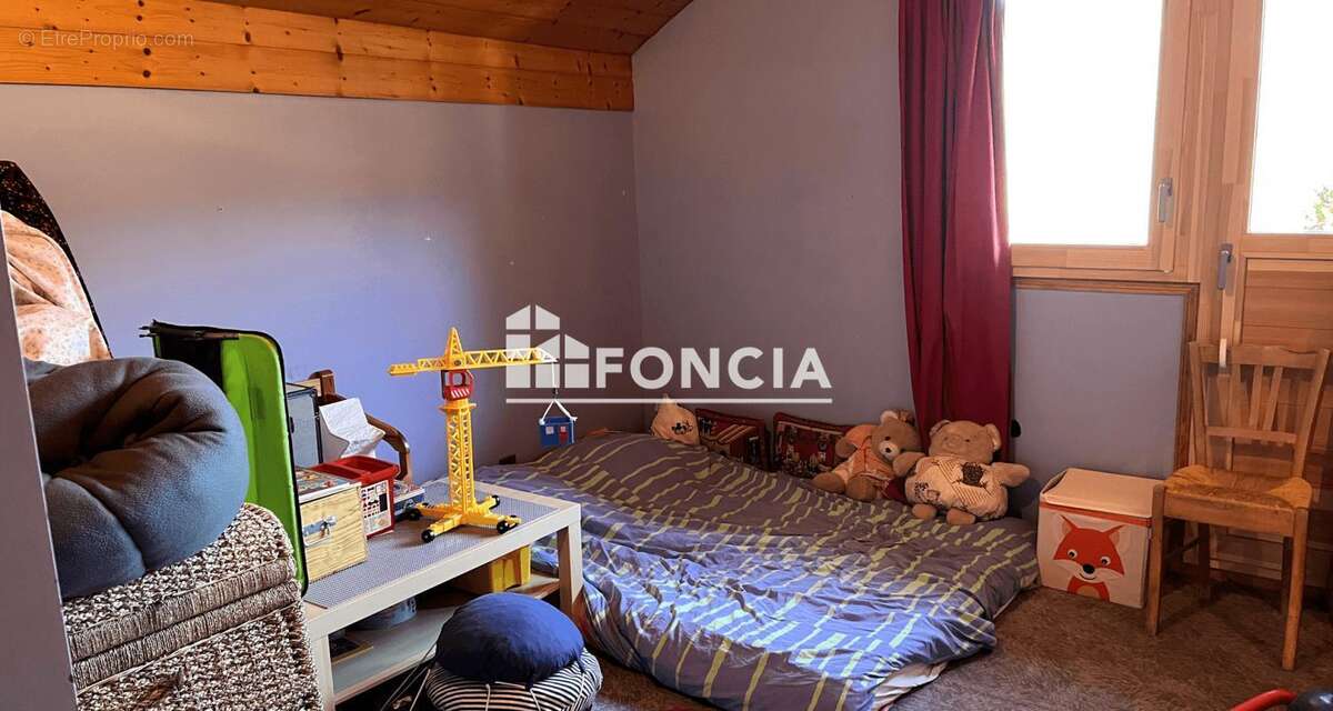 Maison à LES ALLUES