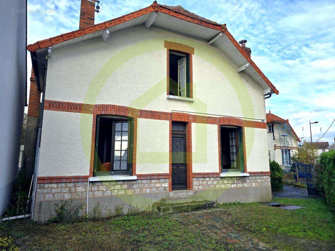 Maison à FLEURY-LES-AUBRAIS
