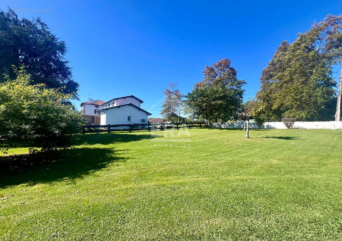 Terrain à HASPARREN