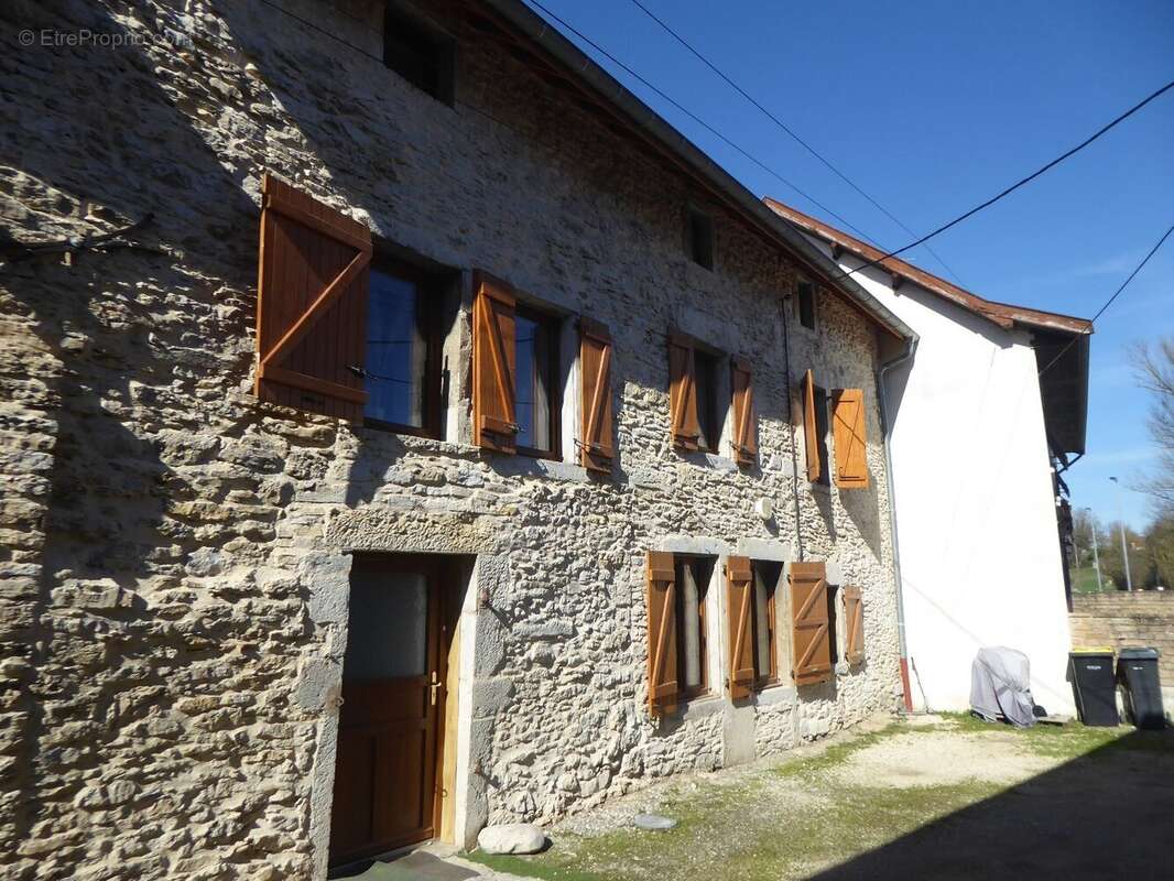Maison à TREPT