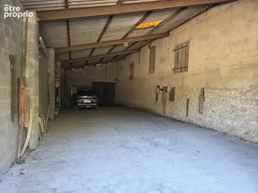 Condorcet, maison ancienne, 200 m2 de dépendances, 7800m2 terrain plat attenant. - photo 25